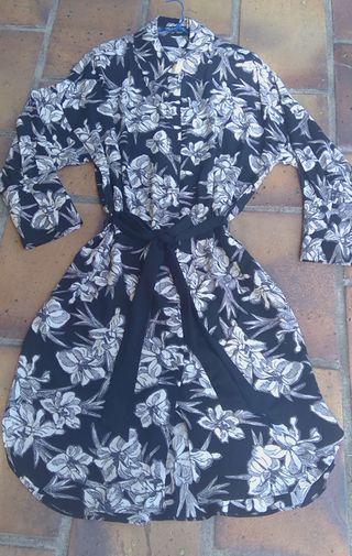 Vestido Zara floral negro y blanco