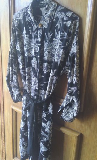 Vestido Zara floral negro y blanco