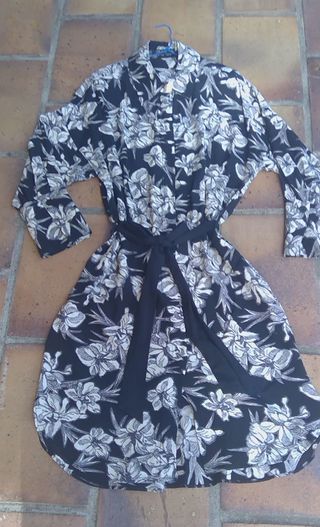 Vestido Zara floral negro y blanco