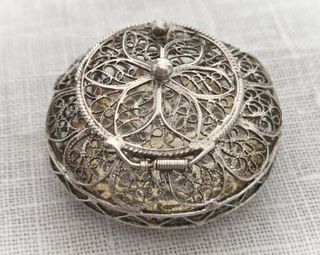 Scatolina portapillole filigrana argento 800