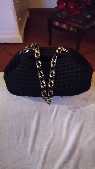 Borsette fettuccia lycra e cotone. Da 28 a 30 euro