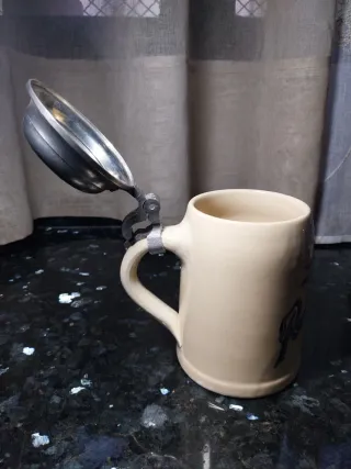 Jarra cerveza alemana Oschorr-Bräu