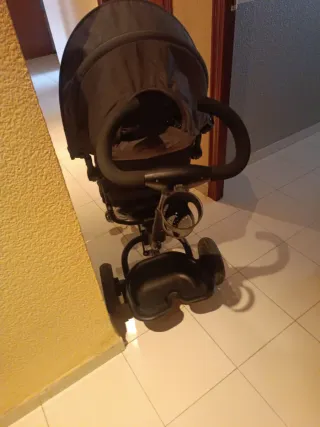 Triciclo evolutivo Kinderkraft Aveo Gris