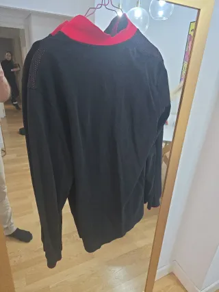 Jersey Carolina Herrera Negro y Rojo