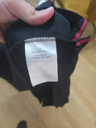 Jersey Carolina Herrera Negro y Rojo