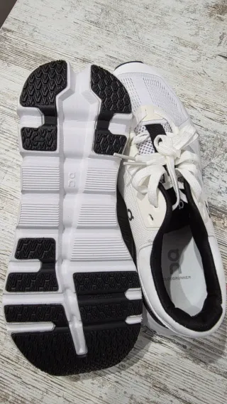 On Cloudrunner 2 Zapatillas Blancas