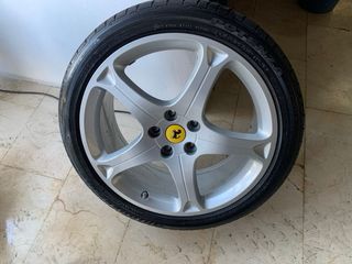 Llantas Ferrari California