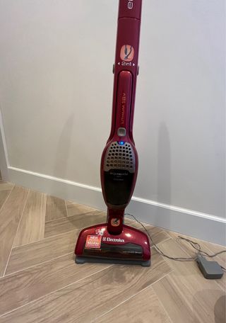 Aspirador Escoba Electrolux Ergorapido