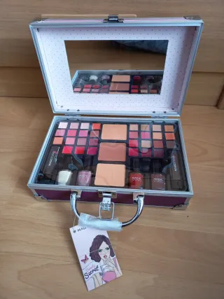 Maletín maquillaje MAGICSTUDIO sin estrenar