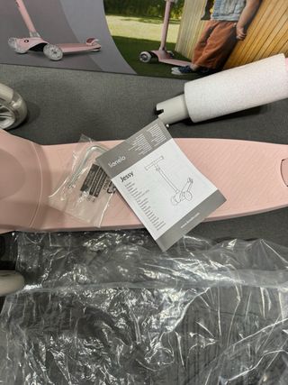 Patinete infantil rosa LED nuevo