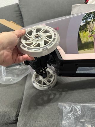 Patinete infantil rosa LED nuevo