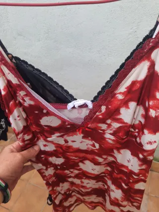 21.-   2 Camisetas Mango Tirantes Estampadas.