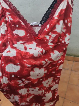 21.-   2 Camisetas Mango Tirantes Estampadas.