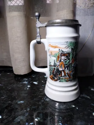 Jarra cerveza alemana con tapa