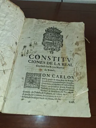 Antiguo libro del siglo XVI