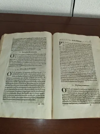 Antiguo libro del siglo XVI