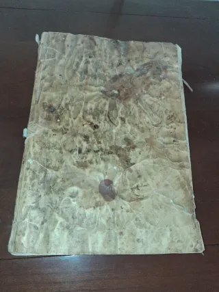 Antiguo libro del siglo XVI