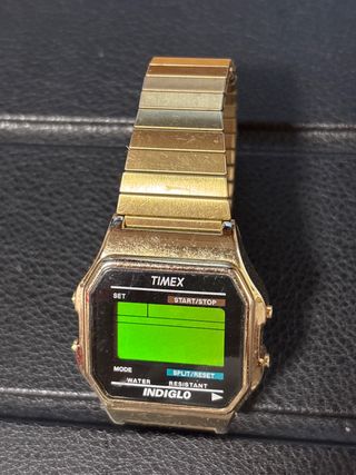 Reloj Timex Dorado con INDIGLO