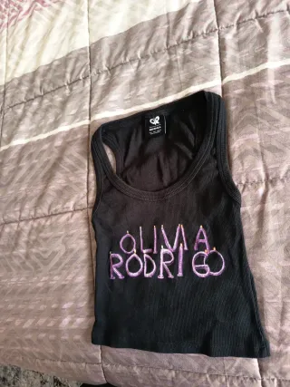 Camiseta Bershka Olivia Rodrigo Morada