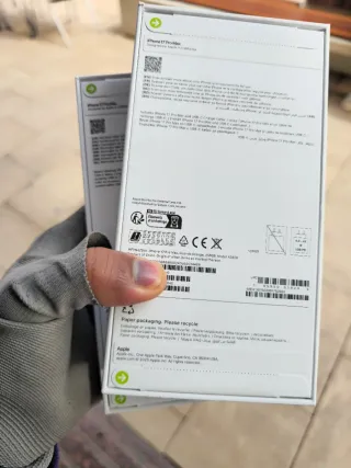 iPhone 17 Pro Max Naranja y Plata