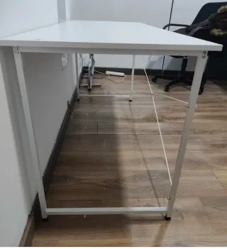 Mesa escritorio metal y madera blanca