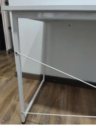 Mesa escritorio metal y madera blanca