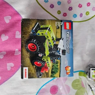 TRES LEGO LEGO Technic 42102 Mini CLAAS XERION
