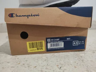 Zapatillas Champion Blancas y Plateadas