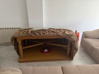 Mesa de salón con estampado