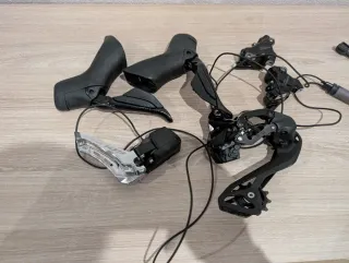 Grupo Shimano 105 Di2 12v