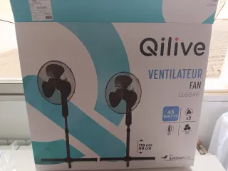 Ventilador de pie negro