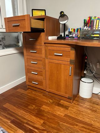 Escritorio madera con cajoneras