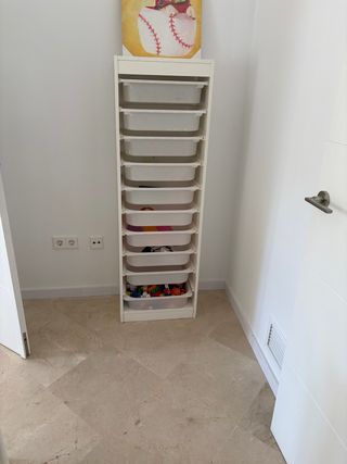 Cajonera de madera blanca