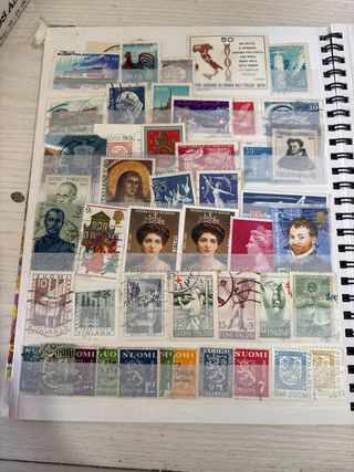 Album di francobolli e raccoglitori