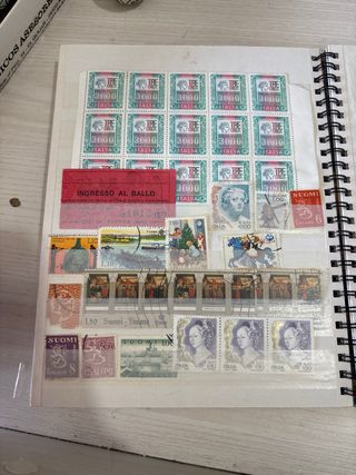 Album di francobolli e raccoglitori