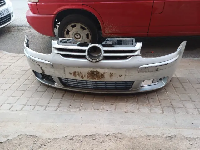 Paraurti anteriore Golf Jetta V e fari