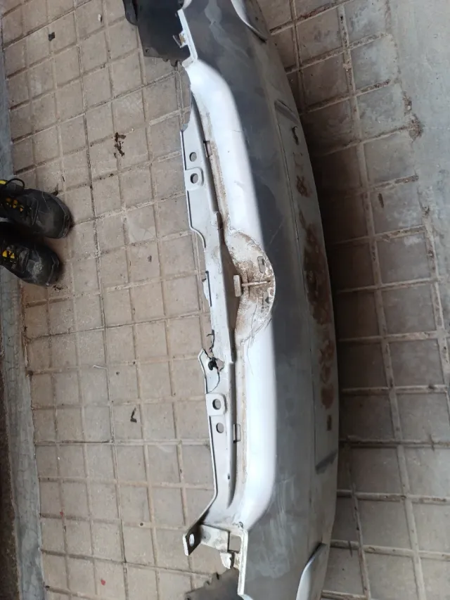 Paraurti anteriore Golf Jetta V e fari