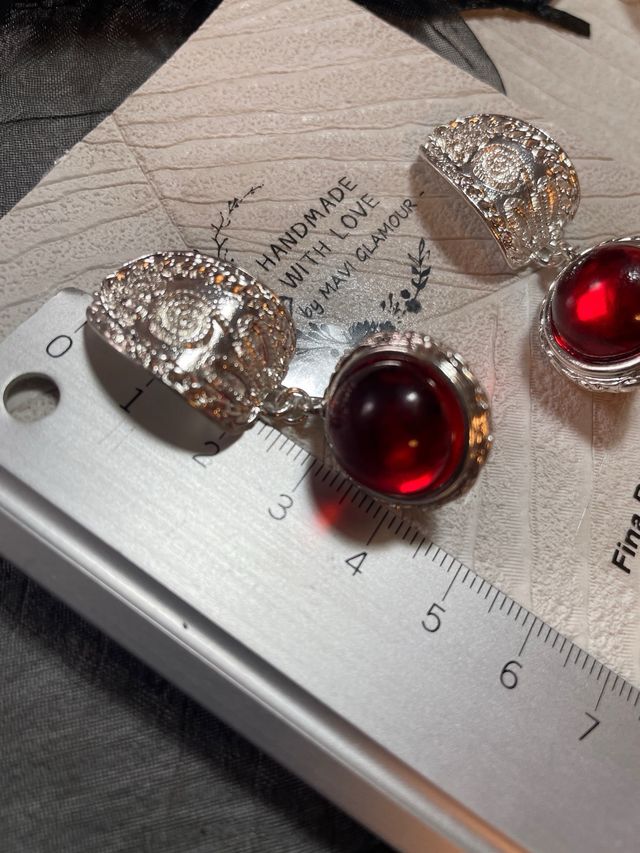 Pendientes con grandes gemas rojas Turkos