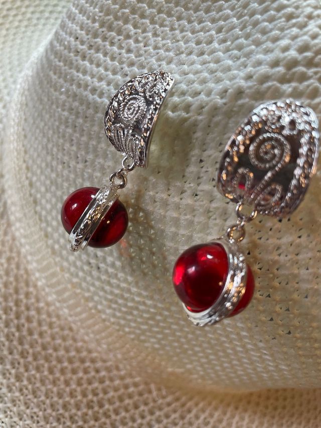 Pendientes con grandes gemas rojas Turkos