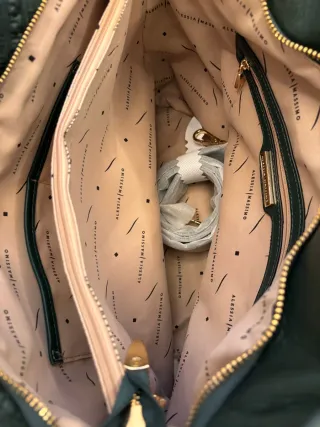 Borsa nuova con cartellino colore verdone