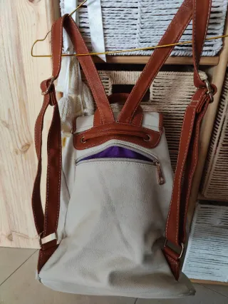 Mochila elegante beige y marrón