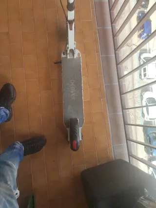 Patinete Denver blanco, funciona