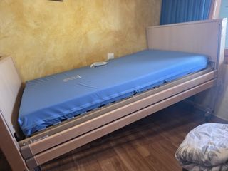 Cama ortopédica con colchón viscoelástico