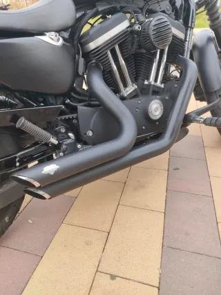 Harley Davidson Iron 883 Negra