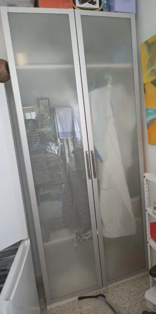 Armario Ikea puertas cristal y metal