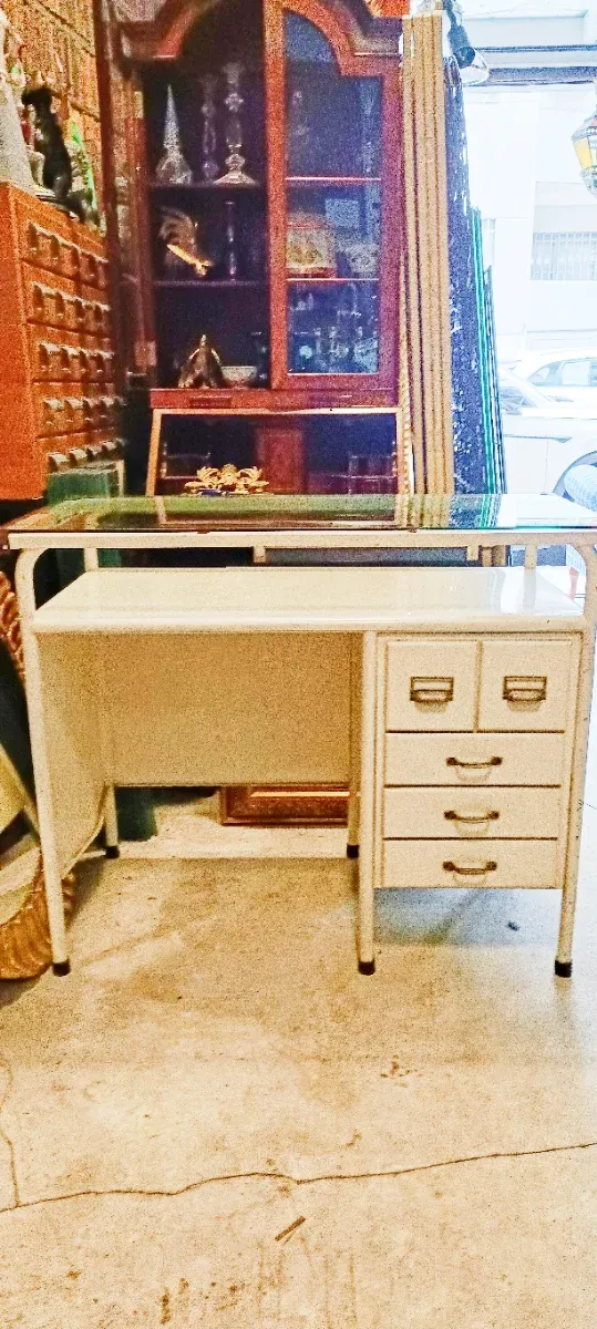 Mueble de dentista vintage.