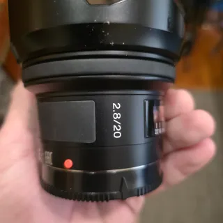 Objetivo Sony SAL20F28