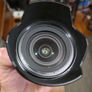 Objetivo Sony SAL20F28