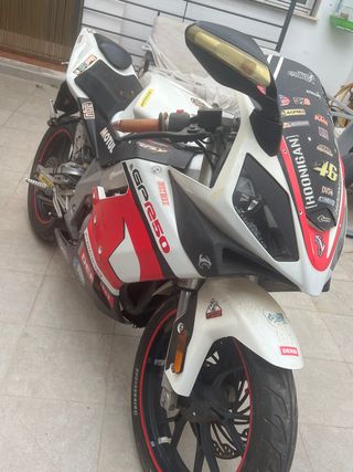 Derbi GPR 50 Roja y Blanca