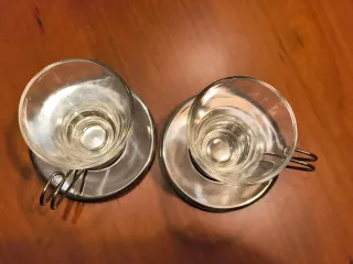 Tazas de café italianas de vidrio y metal